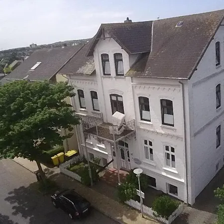 Kapitaenshaus-lassen-zimmer-nes-puek فيسترلاند